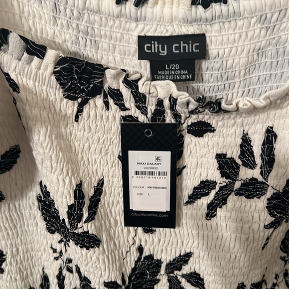 Off white and Black Sun dress with shoulder ties - Picture 5 of 6